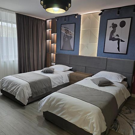 Monarc Boutique Aparthotel - Self Check-In Visan Екстериор снимка
