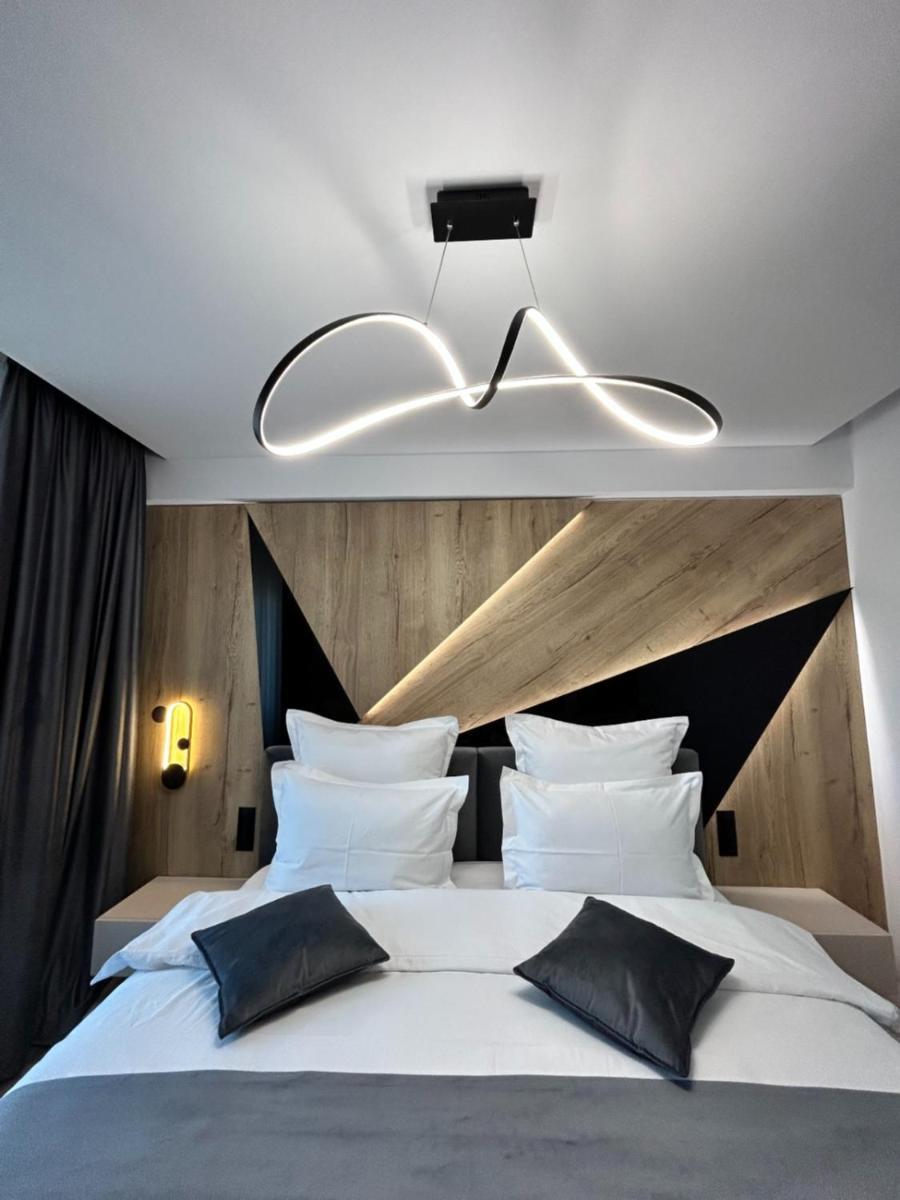Monarc Boutique Aparthotel - Self Check-In Visan Екстериор снимка