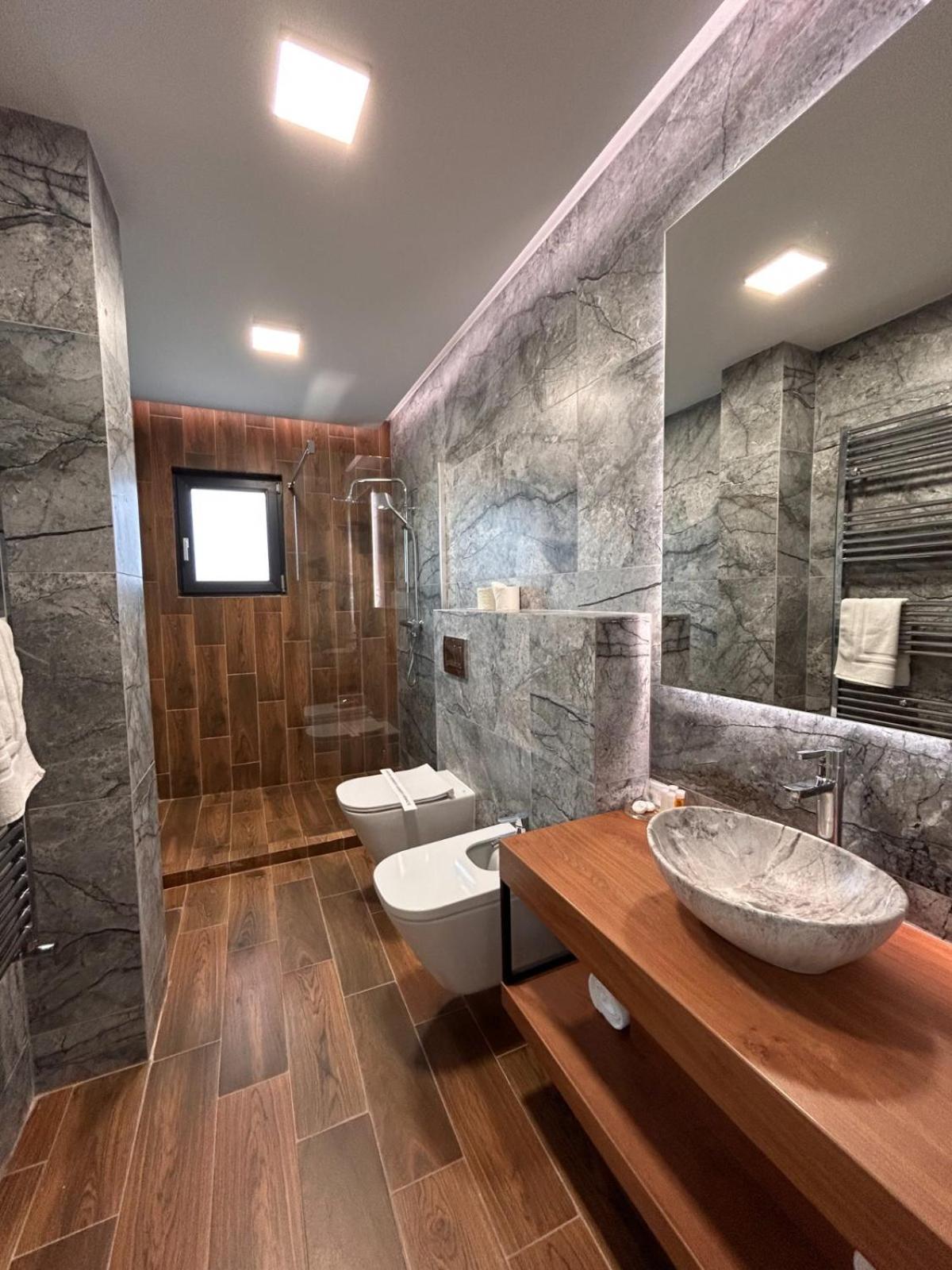 Monarc Boutique Aparthotel - Self Check-In Visan Екстериор снимка
