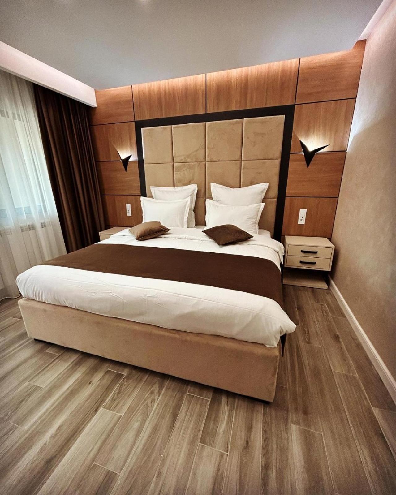Monarc Boutique Aparthotel - Self Check-In Visan Екстериор снимка