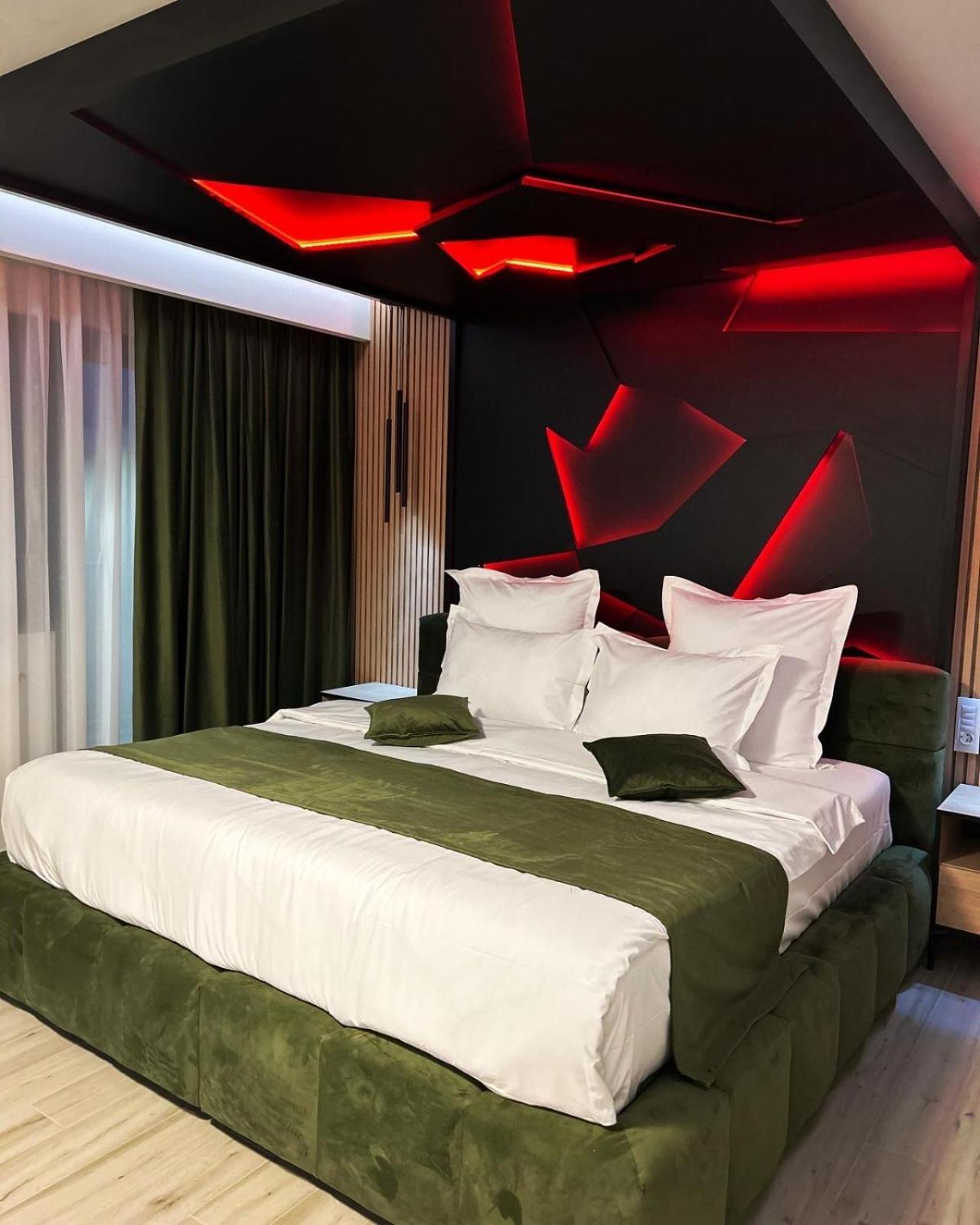 Monarc Boutique Aparthotel - Self Check-In Visan Екстериор снимка