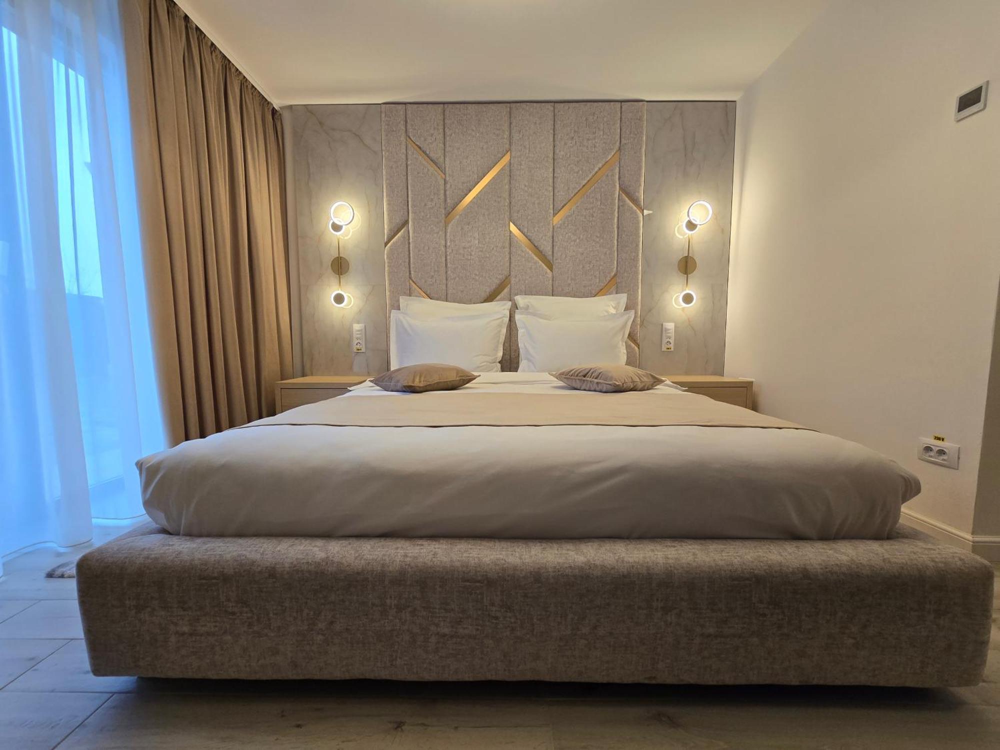 Monarc Boutique Aparthotel - Self Check-In Visan Екстериор снимка