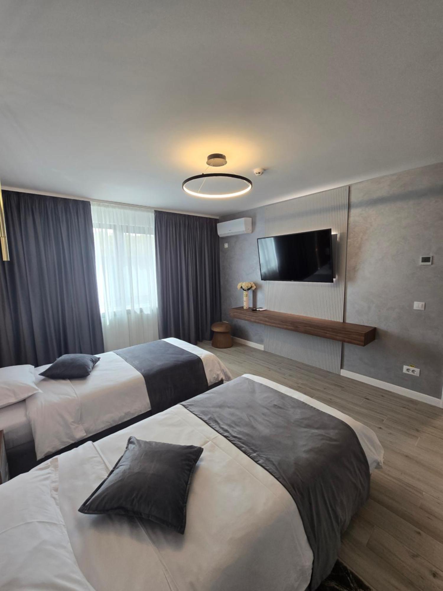 Monarc Boutique Aparthotel - Self Check-In Visan Екстериор снимка